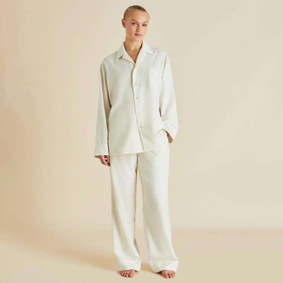 Shop Olivia von Halle Vanderbilt Aspen Pajamasin Cashmere Ivory